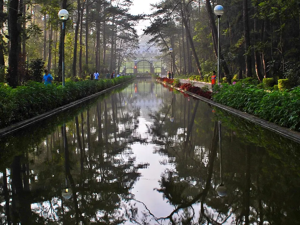 Pool of Pines at Wright Park with The Mansion beyond